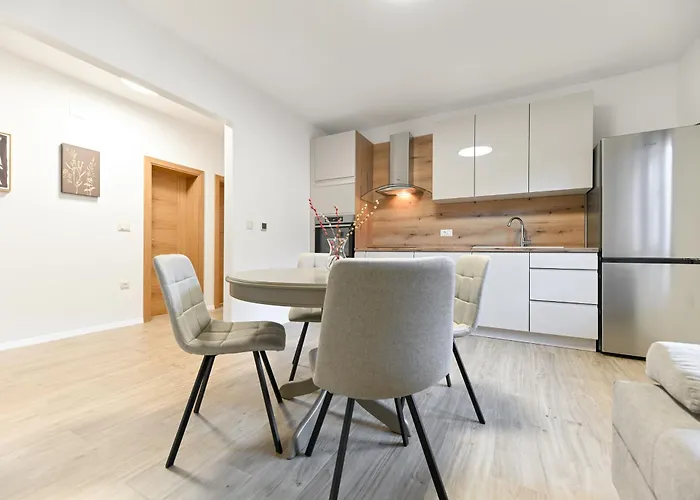 Tia Апартаменты *